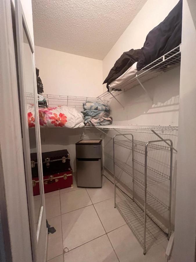 Master Room In Apartment Дейви Экстерьер фото